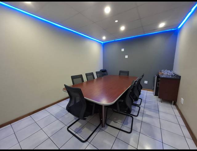 248M² OFFICE FOR SALE IN VANDERBIJLPARK CE 6